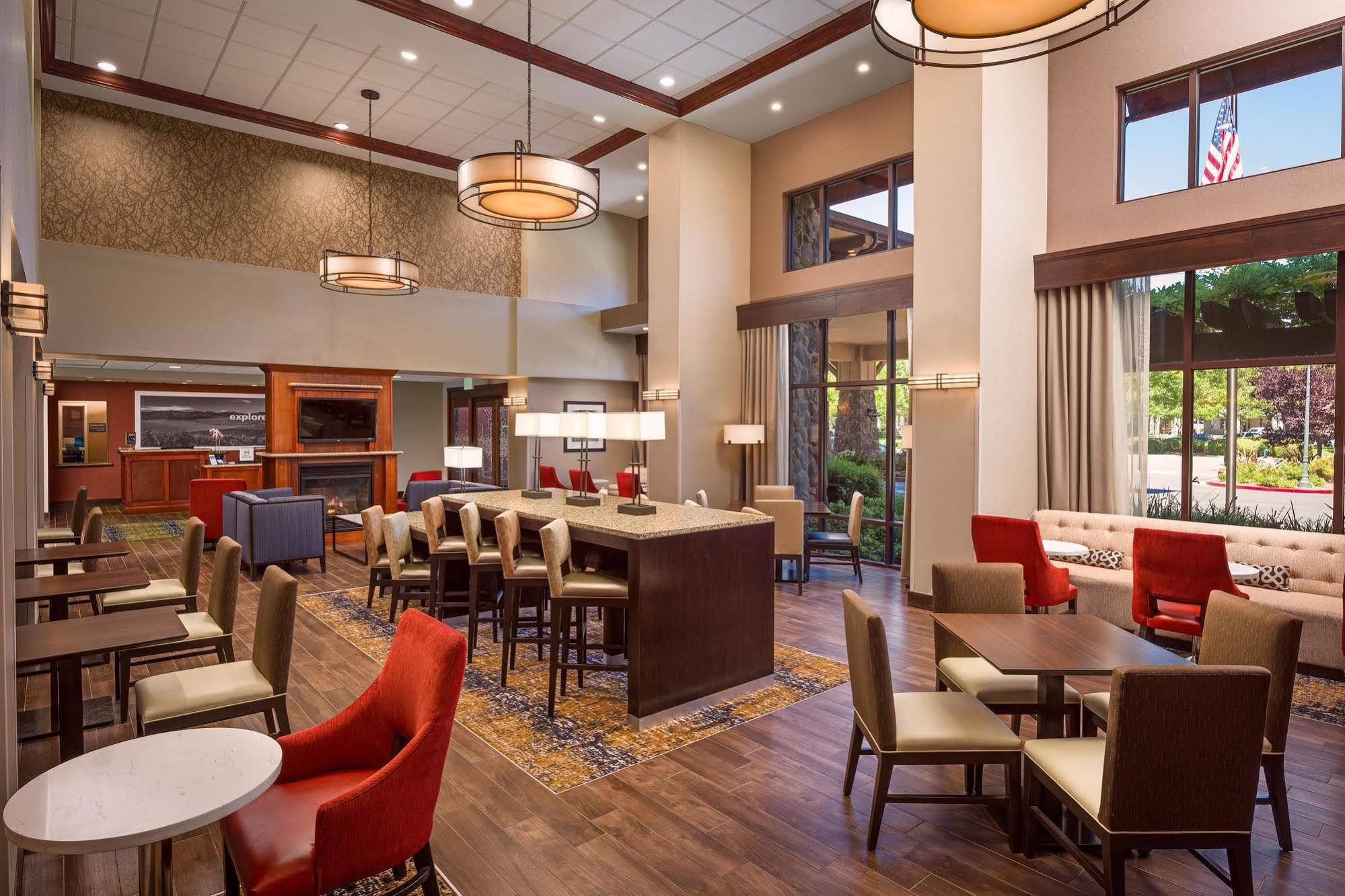 Hampton Inn & Suites Windsor-Sonoma Wine Country Εξωτερικό φωτογραφία